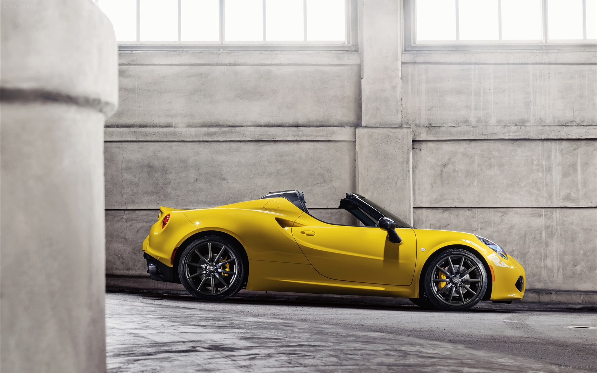Alfa Romeo 4C Spider 2015